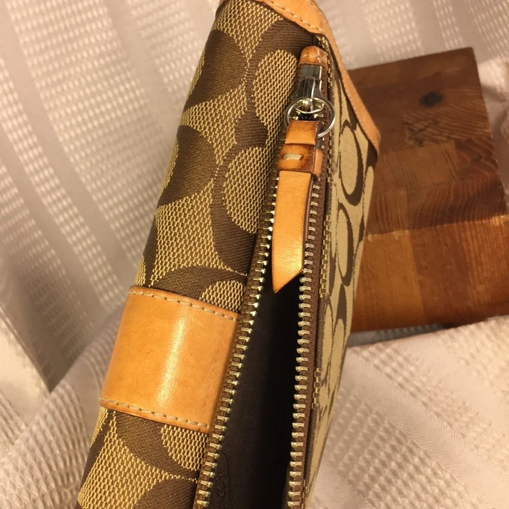Coach leather/monogrammed canvas iconic wallet